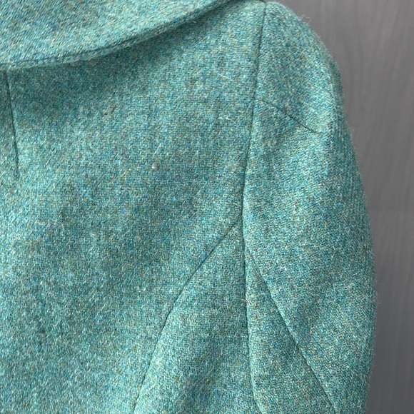 Blazer 100% wool with lining size: 36 would fit like an xs - Picture 9 of 10